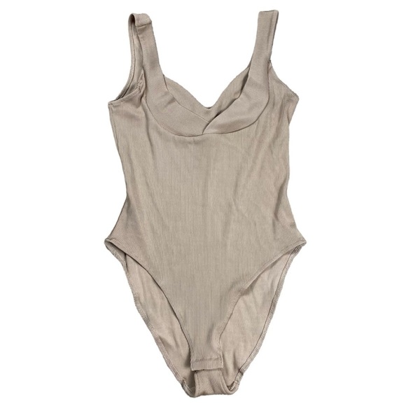 H&M Tan Bodysuit - Picture 1 of 3
